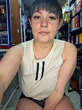 Niidia from StripChat is Freechat