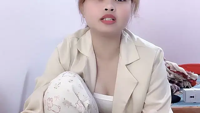 mun039 (F young) - show mông