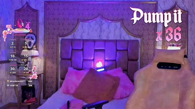 live nude webcam SoffiQueen