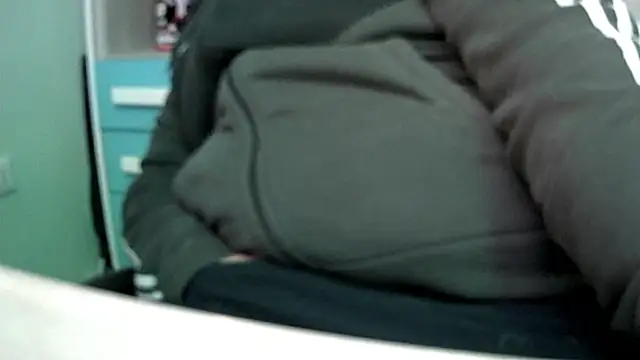 michele1500 live cam screenshot male on CamHD – HD Live Webcams & Adult Chat