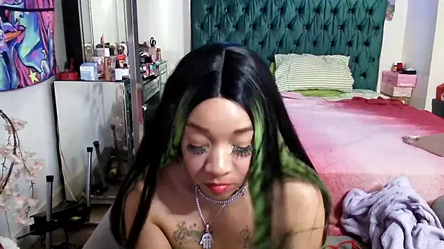 YasmineMinaj's Stripchat show and profile