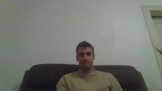 julioishere4you (Ask my age) - stand up !