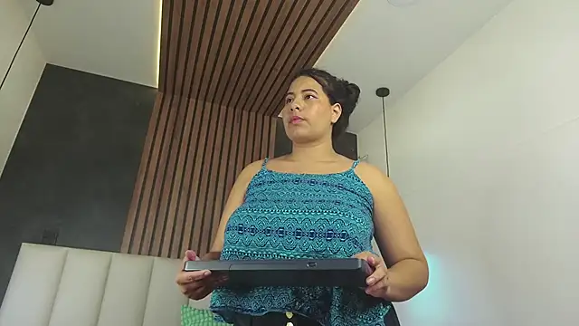 eva_daemon (F teen) - Play my hairy pussy in close-up cum show