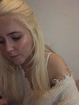 Blondie_Sofia_Essexbabe