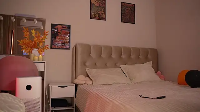 ann_space (F young) - Fingering pussy 💦