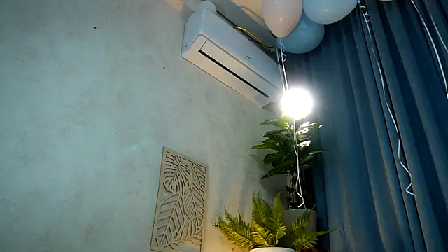 likamatthews (F teen) - finger in pussy