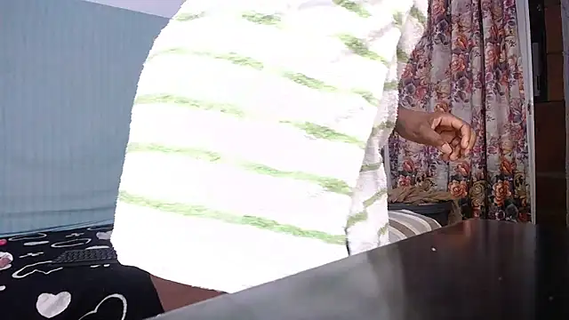 yselahot - Yselahot's free webcam - UK Sex Cams