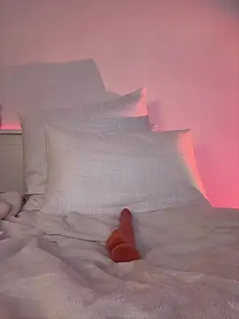 Webcam Model (Vanesskaa)  is live.Free join now!