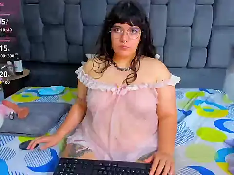 Violeta_G live cam screenshot female on Pron.Webcam – Live Webcams & Adult Chat