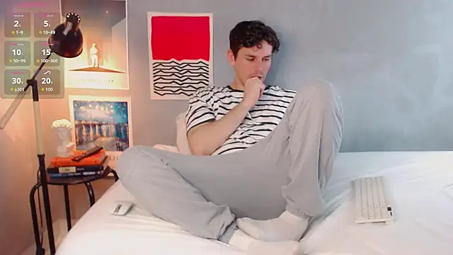 Elio555 Live Webcam on Stripchat