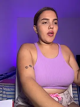 Webcam Model (Colibri_Centaura)  is live.Free join now!