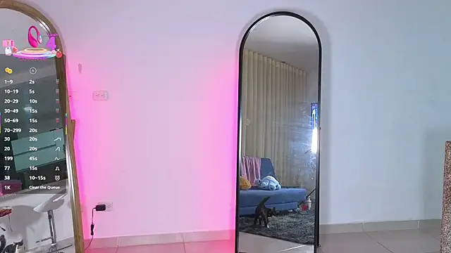 sweetlittlevenus (F young) - spanks