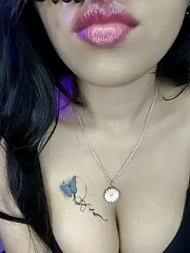 Webcam Model (KARISHMA-STRIP)  is live.Free join now!