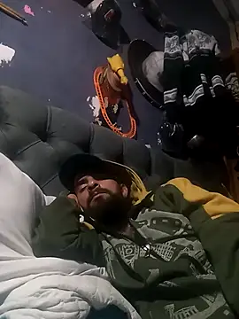 hairy_mannn live cam screenshot male on CamHD – HD Live Webcams & Adult Chat