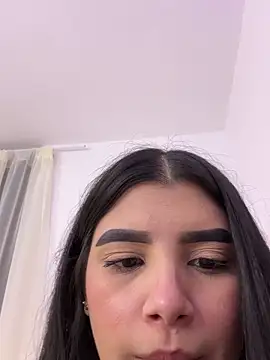 Webcam Model (Julietalcl)  is live.Free join now!