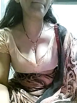 Webcam Model (Hottestgirll)  is live.Free join now!