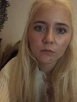 Blondie_Sofia_Essexbabe