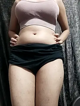 Webcam Model (Your_Rubina)  is live.Free join now!