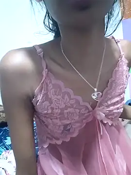 Webcam Model (BunnyBloom25)  is live.Free join now!