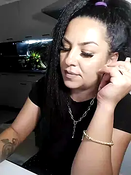 Webcam Model (hot-babygirl)  is live.Free join now!