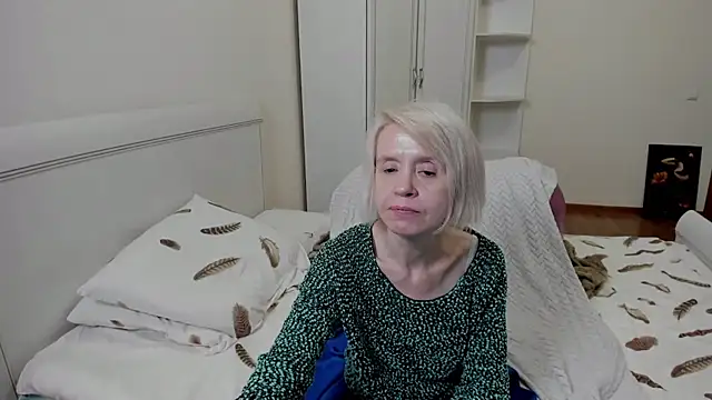 aminalive (F mature) - Give me a hot day