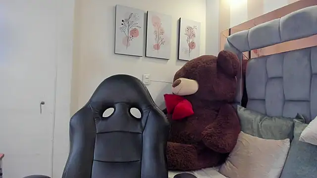 maddie_greyy (F teen) - Doggy style 🥵👋