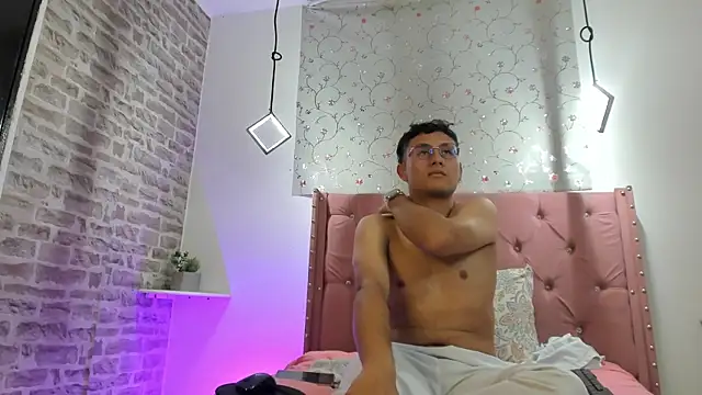 boy_castel_coral (M twink) - spank ass