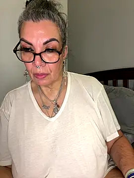 Webcam Model (dieseldame1313)  is live.Free join now!