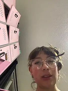 Webcam Model (Engel_fiiree)  is live.Free join now!