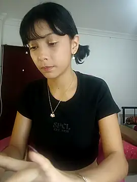 Webcam Model (xoxo_milk)  is live.Free join now!