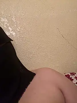 Webcam Model (Cameelia)  is live.Free join now!