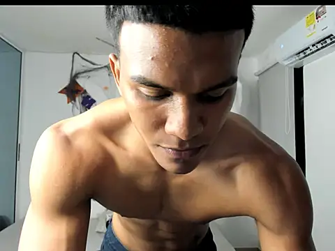 jeanfran_ferrer (M twink) - Cum in public!!