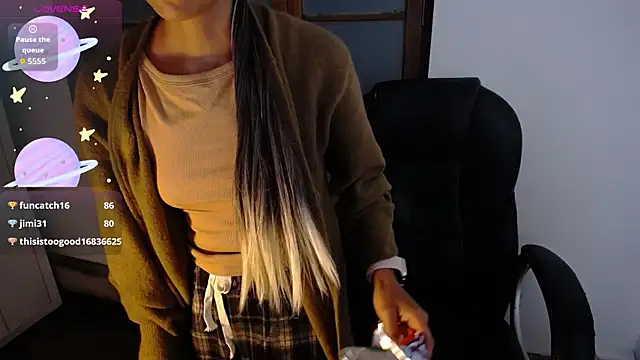 alexia_james_ - Alexia_james_'s free webcam - UK Sex Cams