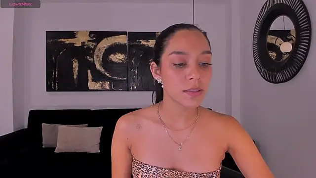 amaliacrus - AmaliaCrus's free webcam - UK Sex Cams