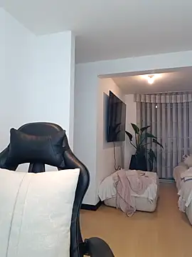 _monicab (F young) - Show boobs