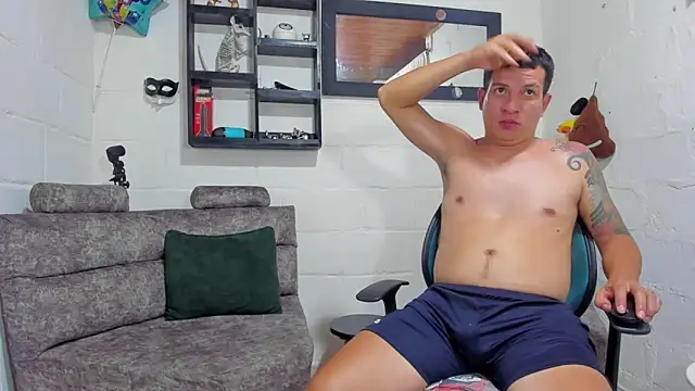 DuoPerverxs live cam screenshot males on SexOnline.pics – Live Cam Recordings, GIFs & Pics