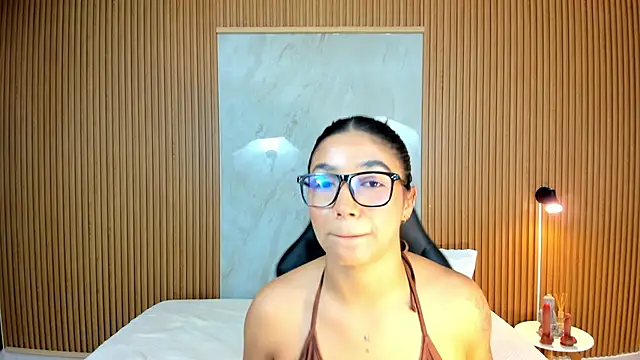 martina_roldam (F teen) - camel toe