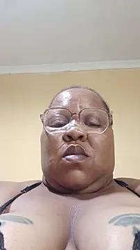 xchocolovebbw69 - XCHOCOLOVEBBW69's free webcam - UK Sex Cams