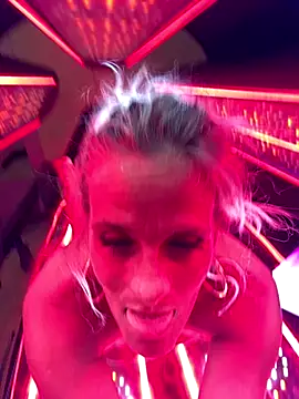 Webcam Model (vixendoll87)  is live.Free join now!