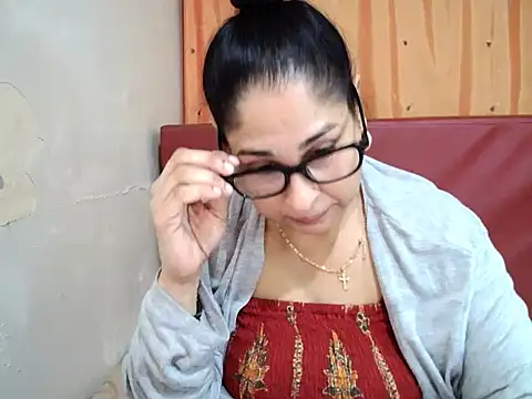 Indiankushy's Stripchat show and profile