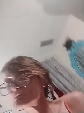 Webcam Model (ivylee31)  is live.Free join now!