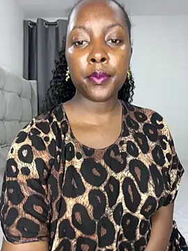 Webcam Model (prettiepearl)  is live.Free join now!