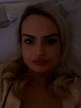 Webcam Model (Seductive-SkyeXXX)  is live.Free join now!