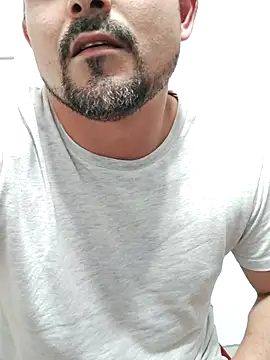 bradd_32 (M young) - CLOSE UP CUMSHOT