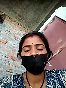 Webcam Model (Cute-Bandna)  is live.Free join now!