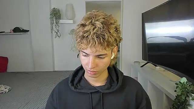  santy-kitty chat room