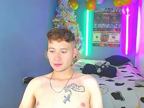 Latin_boysxxxx Live Webcam on Stripchat