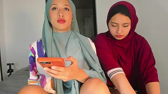 adila_anich Live Webcam on Stripchat