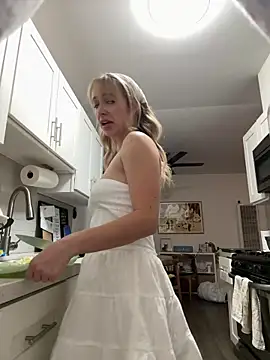 rileylovesyou (F young) - Play with my clit