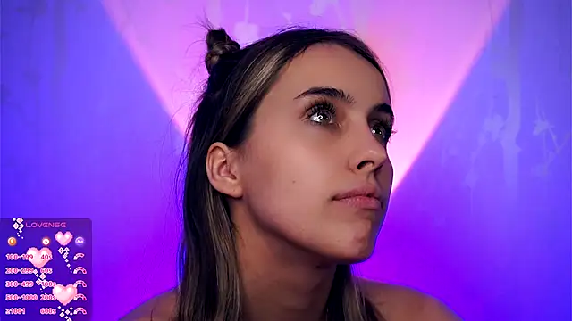  FannyHewson chat room